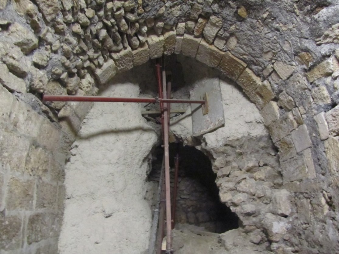 A Mamluk Arch in the first unit of Mamluk shape