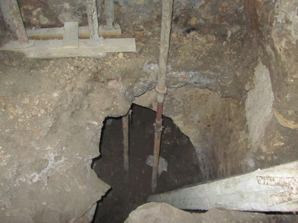 The opening leading to the underground structure, the first arch appears in the center of the photo