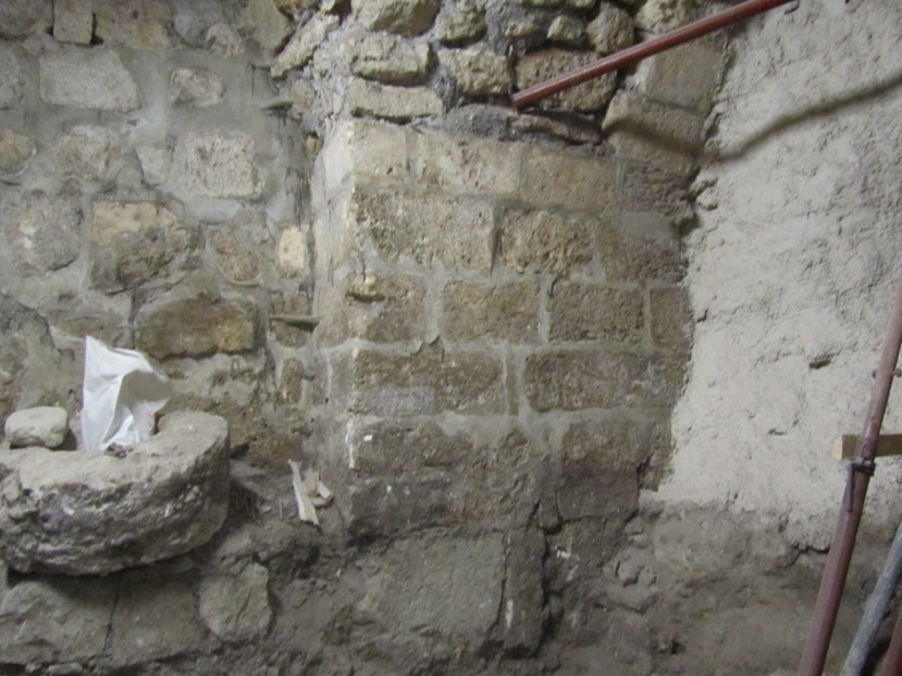 Stone basin in the stable
